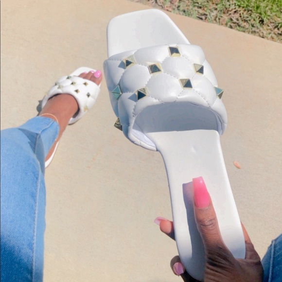 ✨Mira✨ white sandal - Picture 1 of 3